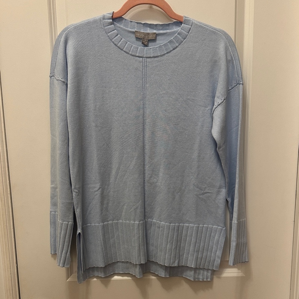 NWT top by Evolution size Small